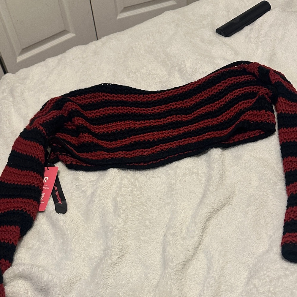 ROMWE Red and Black Knit Sweater